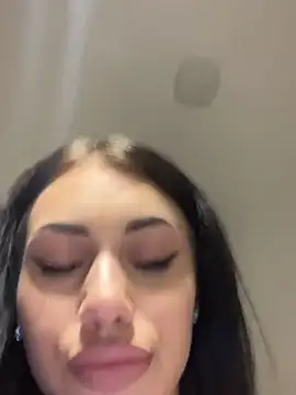 Snapshot of ilariea_girl chatting on 16, 11, 2025 ilariea girl online show from 16, 11, 2025