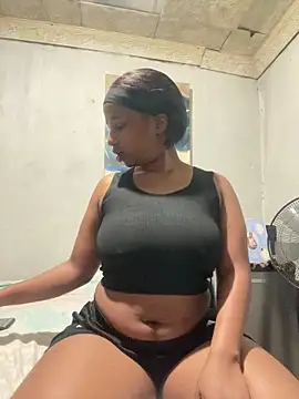 Snapshot of MissBubbles04 chatting on 9, 11, 2025 MissBubbles04 online show from 9, 11, 2025