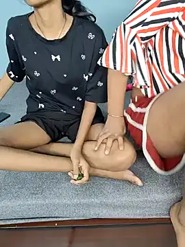 Unique girls90 online show from 15, 4, 2026