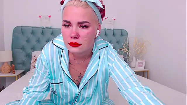 Naughty kittyy1 online show from 8, 10, 2025