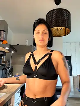 LaPetiteKim online show from 27, 11, 2025