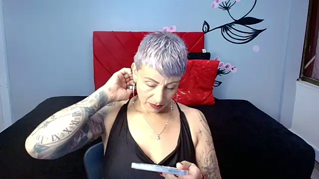 Charlotte  Gray online show from 7, 11, 2025