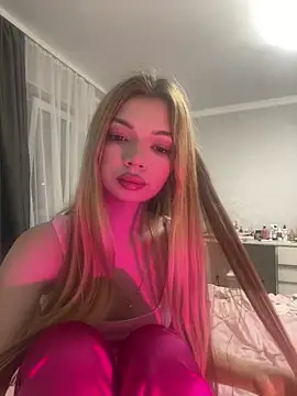 Snapshot of _Siennaaa_ chatting on 6, 2, 2026 Siennaaa online show from 6, 2, 2026