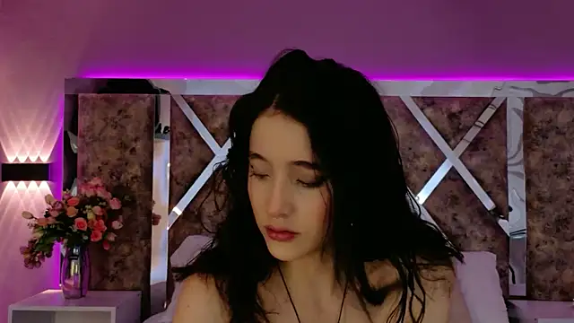 MeganR  online show from 8, 11, 2025