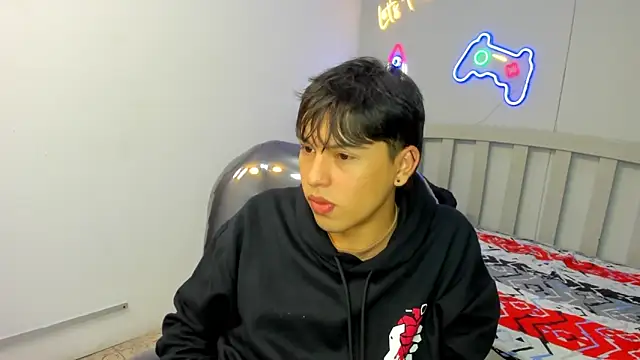 StiwenTwink online show from 24, 10, 2025