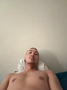 Snapshot of Loadedeggs chatting on 17, 10, 2025 Loadedeggs online show from 17, 10, 2025