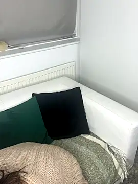 Snapshot of LolaReaX chatting on 17, 10, 2025 LolaReaX online show from 17, 10, 2025