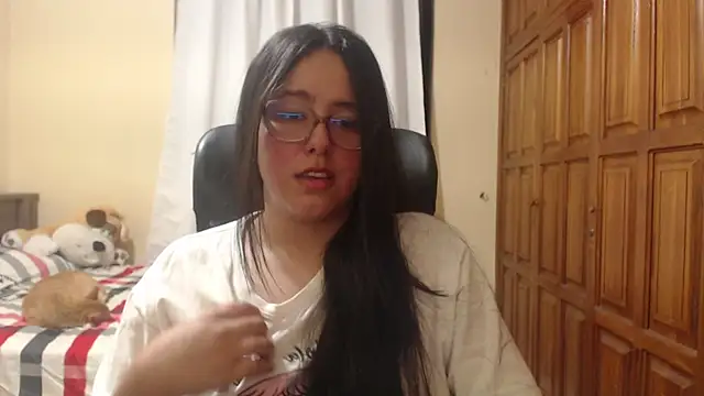 Snapshot of Venus_cat_ chatting on 10, 7, 2026 Venus cat online show from 10, 7, 2026