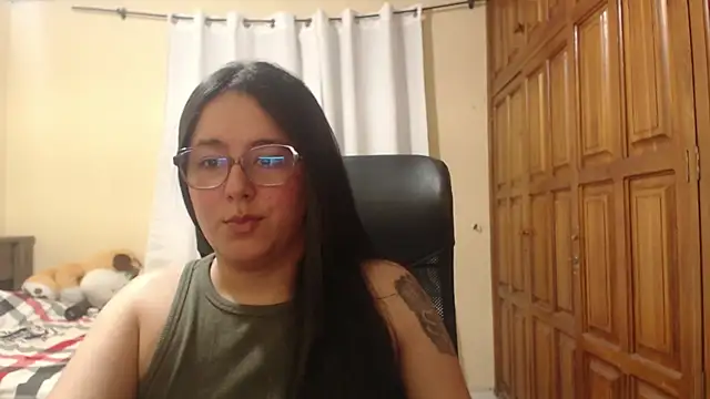 Snapshot of Venus_cat_ chatting on 10, 7, 2026 Venus cat online show from 10, 7, 2026