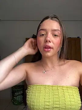 Snapshot of luiza_barcelos chatting on 13, 10, 2025 luiza barcelos online show from 13, 10, 2025