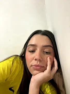 Snapshot of luiza_barcelos chatting on 15, 10, 2025 luiza barcelos online show from 15, 10, 2025