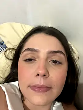 Snapshot of luiza_barcelos chatting on 17, 10, 2025 luiza barcelos online show from 17, 10, 2025