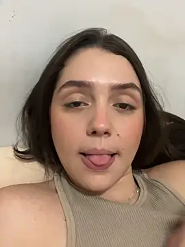 Snapshot of luiza_barcelos chatting on 17, 10, 2025 luiza barcelos online show from 17, 10, 2025