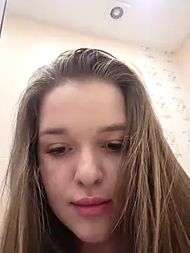 Snapshot of EmilyWhispers chatting on 4, 5, 2026 EmilyWhispers online show from 4, 5, 2026