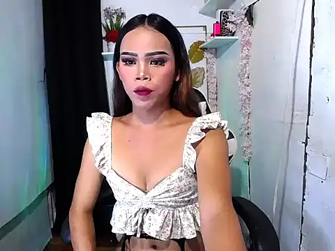 Snapshot of ella_foxtrot chatting on 5, 3, 2026 ella foxtrot online show from 5, 3, 2026