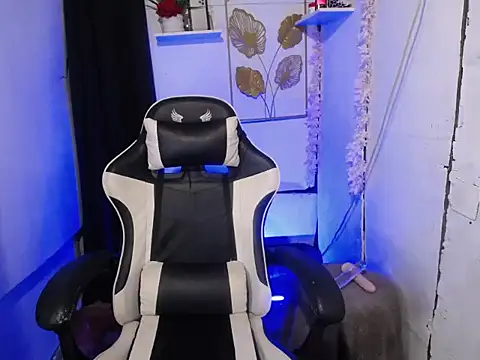 Snapshot of ella_foxtrot chatting on 15, 3, 2026 ella foxtrot online show from 15, 3, 2026