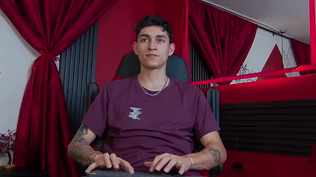 Snapshot of LukeSavagge chatting on 30, 10, 2025 LukeSavagge online show from 30, 10, 2025