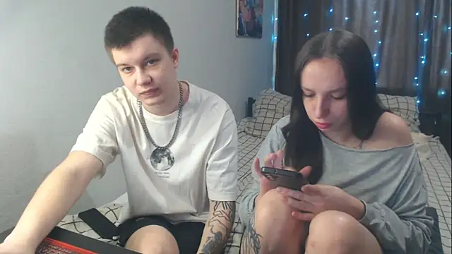 Snapshot of Mark_and_Wendy chatting on 13, 4, 2026 Mark and Wendy online show from 13, 4, 2026