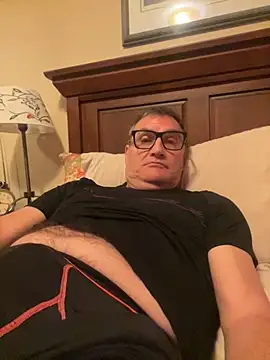 Snapshot of charleluff chatting on 1, 10, 2025 charleluff online show from 1, 10, 2025