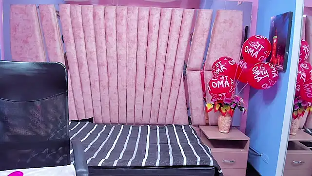 Snapshot of sarah_sweett_ chatting on 21, 12, 2025 sarah sweett online show from 21, 12, 2025