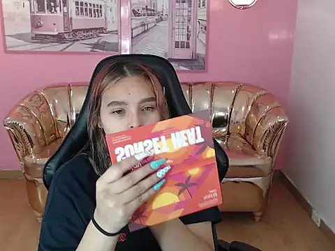 mia foster t online show from 12, 10, 2025