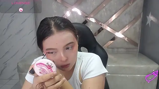 Snapshot of mia_foster_t chatting on 1, 4, 2026 mia foster t online show from 1, 4, 2026