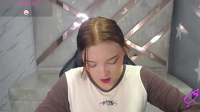 Snapshot of mia_foster_t chatting on 6, 4, 2026 mia foster t online show from 6, 4, 2026