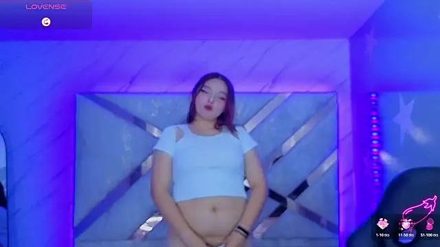 Snapshot of mia_foster_t chatting on 28, 5, 2026 mia foster t online show from 28, 5, 2026