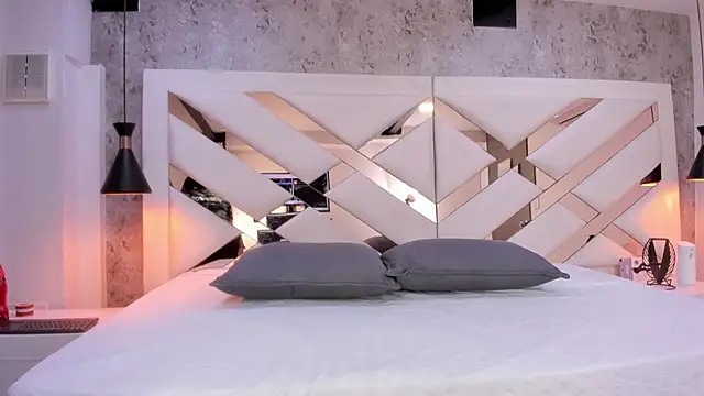 Vanessa Rain  online show from 7, 3, 2026