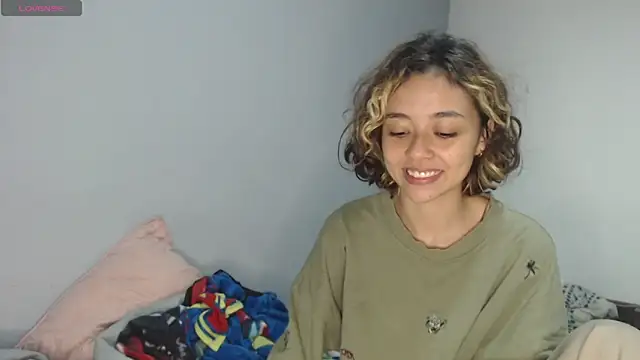 Snapshot of Brissazane chatting on 1, 11, 2025 Brissazane online show from 1, 11, 2025