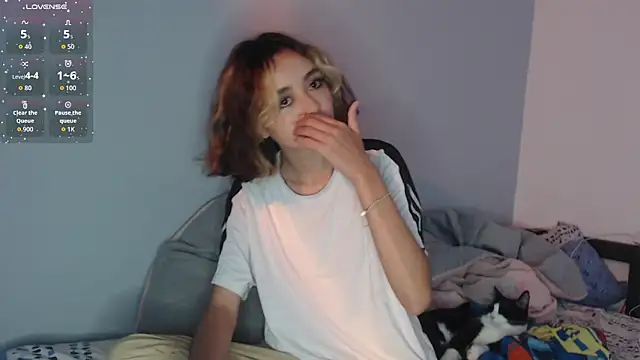 Snapshot of Brissazane chatting on 2, 11, 2025 Brissazane online show from 2, 11, 2025