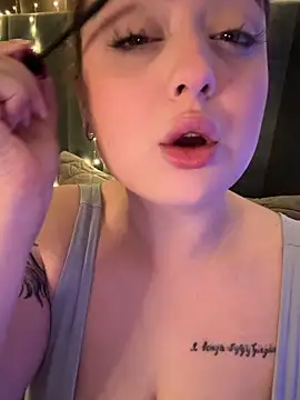 KellyMoors online show from 10, 2, 2026