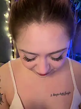 KellyMoors online show from 5, 3, 2026