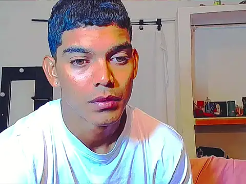 Snapshot of theMyke101 chatting on 2, 5, 2026 theMyke101 online show from 2, 5, 2026