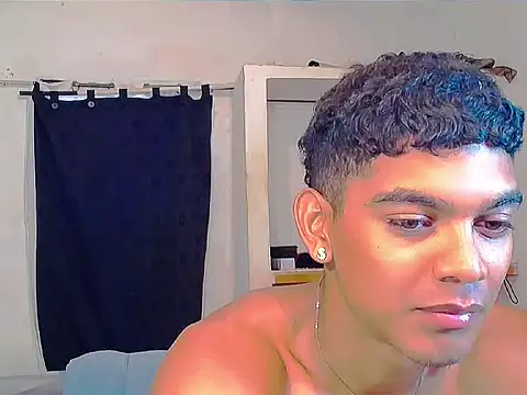 Snapshot of theMyke101 chatting on 7, 6, 2026 theMyke101 online show from 7, 6, 2026