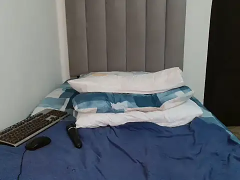 Sex bomb30 online show from 24, 10, 2025