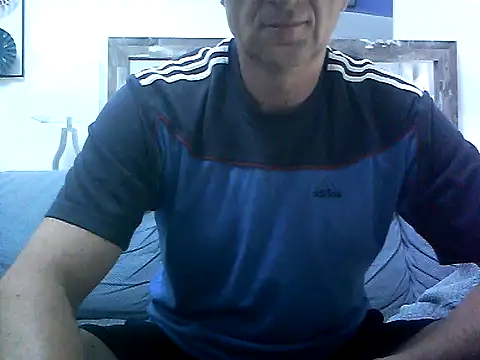 Snapshot of Vintermelon2 chatting on 9, 6, 2026 Vintermelon2 online show from 9, 6, 2026