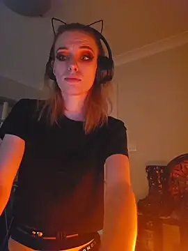 Snapshot of lonely_Cosplay_chick chatting on 1, 11, 2025 lonely Cosplay chick online show from 1, 11, 2025