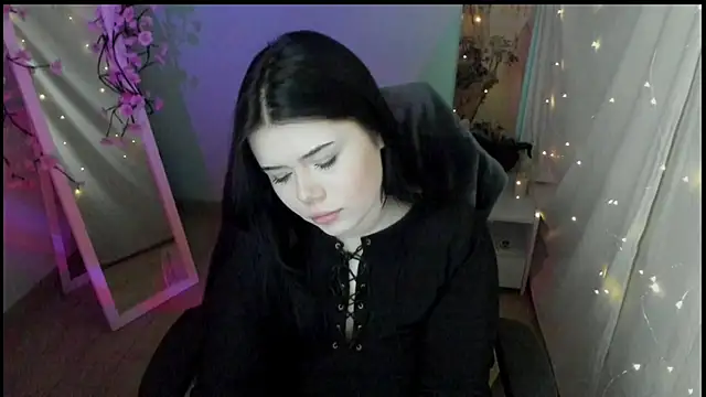 Snapshot of Mona_Esty chatting on 21, 4, 2026 Mona Esty online show from 21, 4, 2026