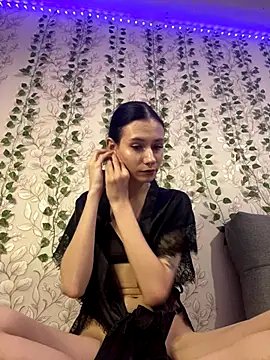 Snapshot of Kisa-Lisa_ chatting on 3, 11, 2025 Kisa-Lisa online show from 3, 11, 2025