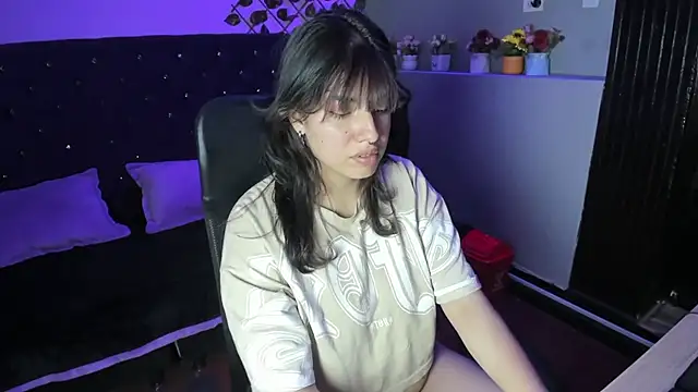 Violetta Swett  online show from 22, 11, 2025