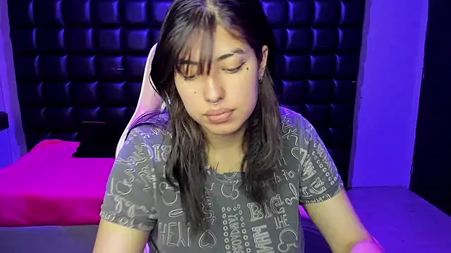 Violetta Swett  online show from 2, 12, 2025