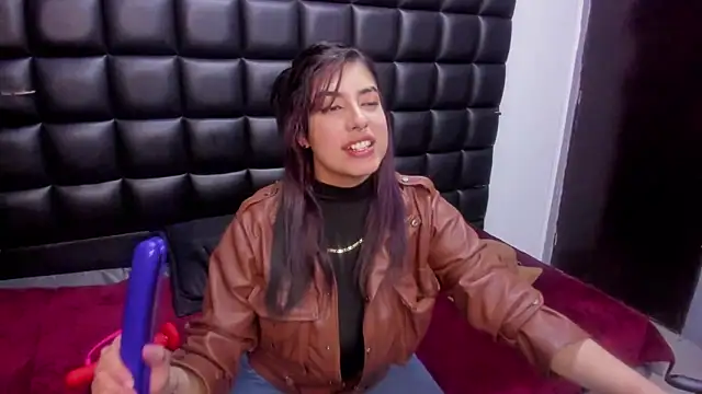 Snapshot of Violetta_Swett_ chatting on 7, 2, 2026 Violetta Swett online show from 7, 2, 2026