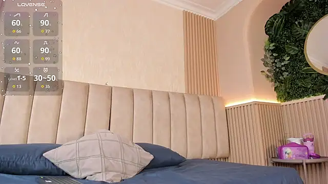 naomi hill1 online show from 17, 4, 2026