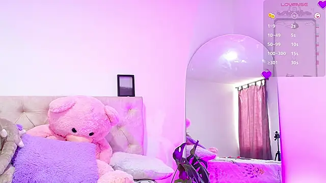 SoofiKiss online show from 10, 10, 2025