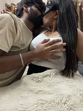 vickyandtania online show from 2, 4, 2026