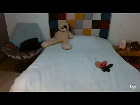 Miavelvett- online show from 4, 10, 2025