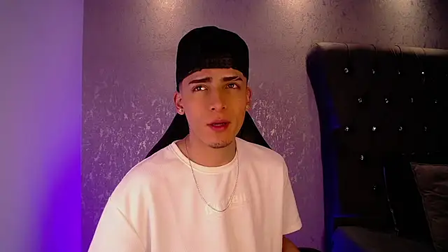 MateoMitchell online show from 17, 11, 2025