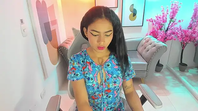 Snapshot of Juliie_coper chatting on 24, 10, 2025 Juliie coper online show from 24, 10, 2025