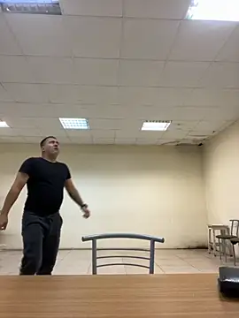 Snapshot of Mahrovmaxim chatting on 18, 10, 2025 Mahrovmaxim online show from 18, 10, 2025